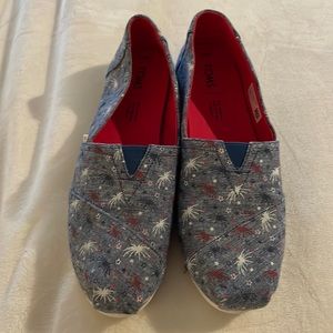 TOMS fireworks shoes